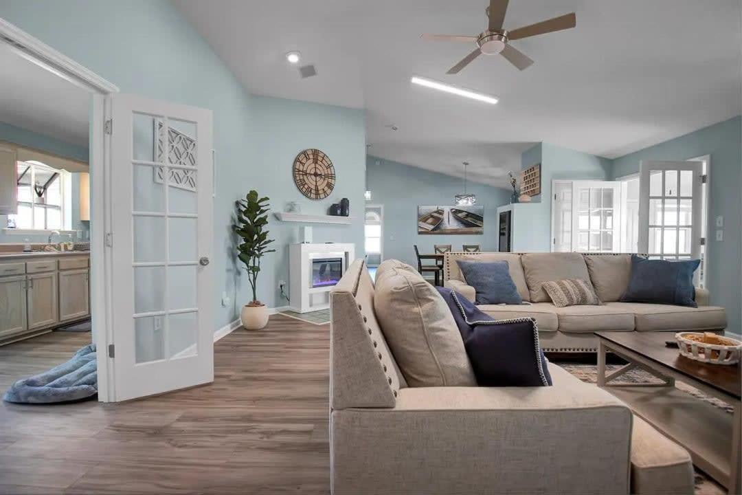 Surf City Serene Waterfront Vacation Home Eksteriør bilde
