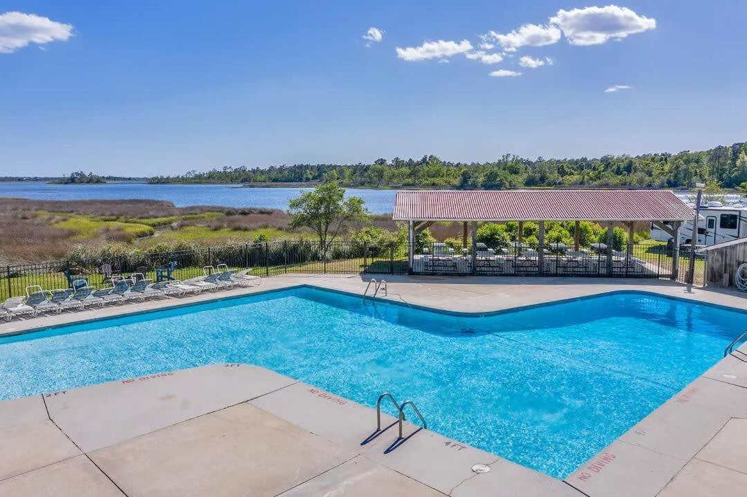 Surf City Serene Waterfront Vacation Home Eksteriør bilde