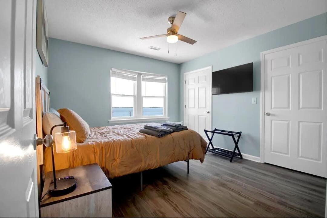 Surf City Serene Waterfront Vacation Home Eksteriør bilde